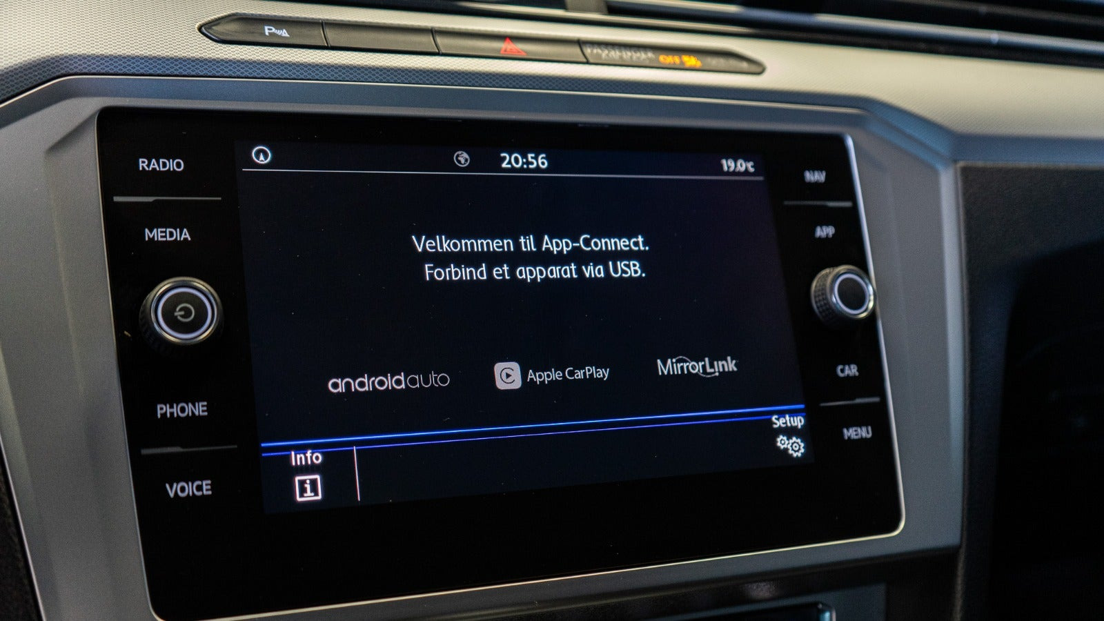 Sort VW Passat fra 2018