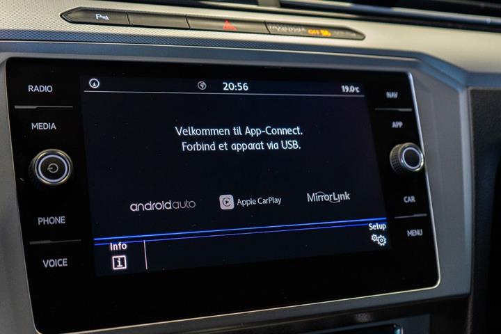 Sort VW Passat fra 2018