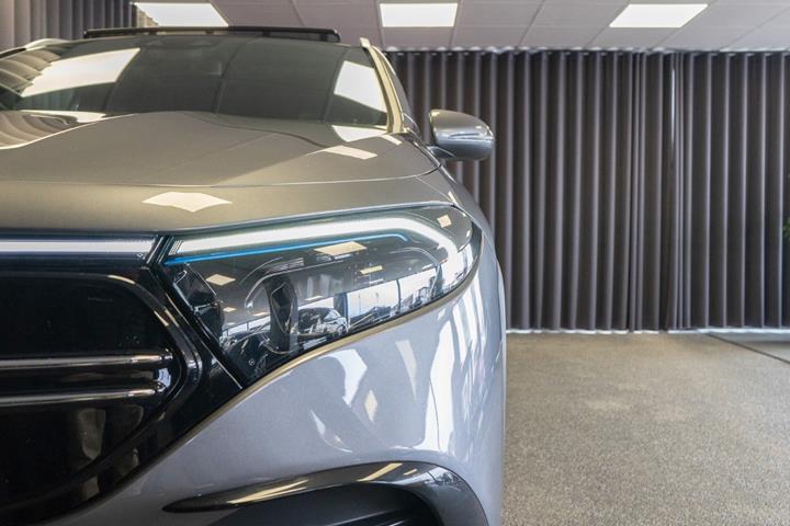 Grå Mercedes EQA250 fra 2021