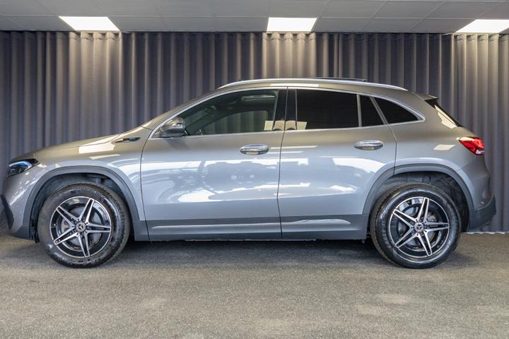 Grå Mercedes EQA250 fra 2021