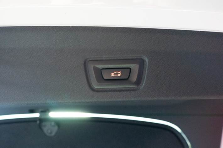 Hvid BMW i4 fra 2023