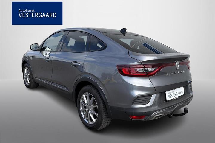 Grå Renault Arkana fra 2022