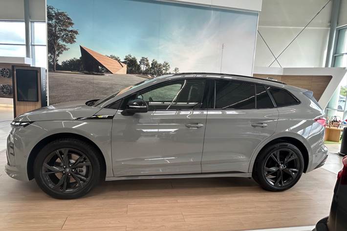 Grå Skoda Enyaq fra 2026