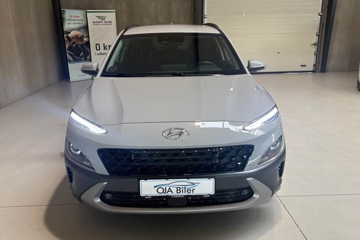 Grå Hyundai Kona fra 2023