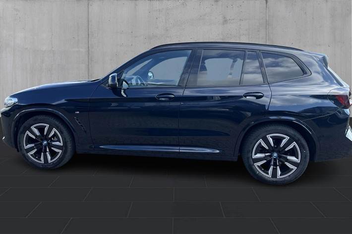 Sort BMW iX3 fra 2022