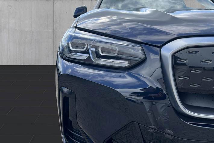 Sort BMW iX3 fra 2022