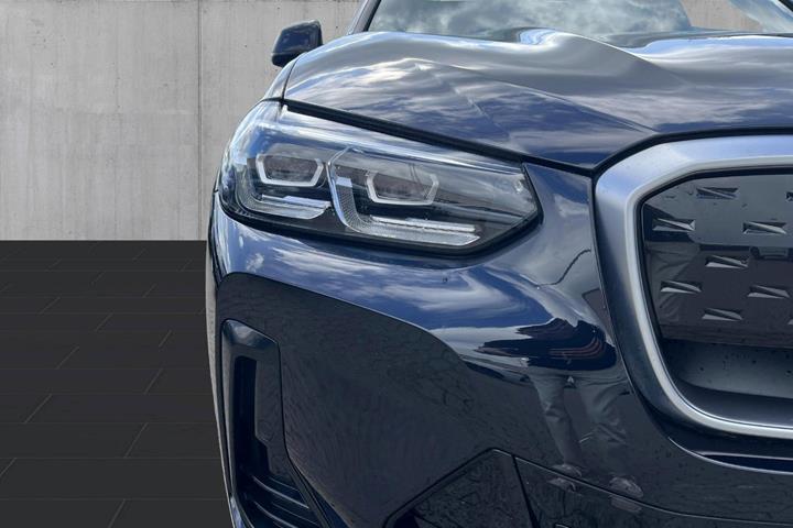 Sort BMW iX3 fra 2022