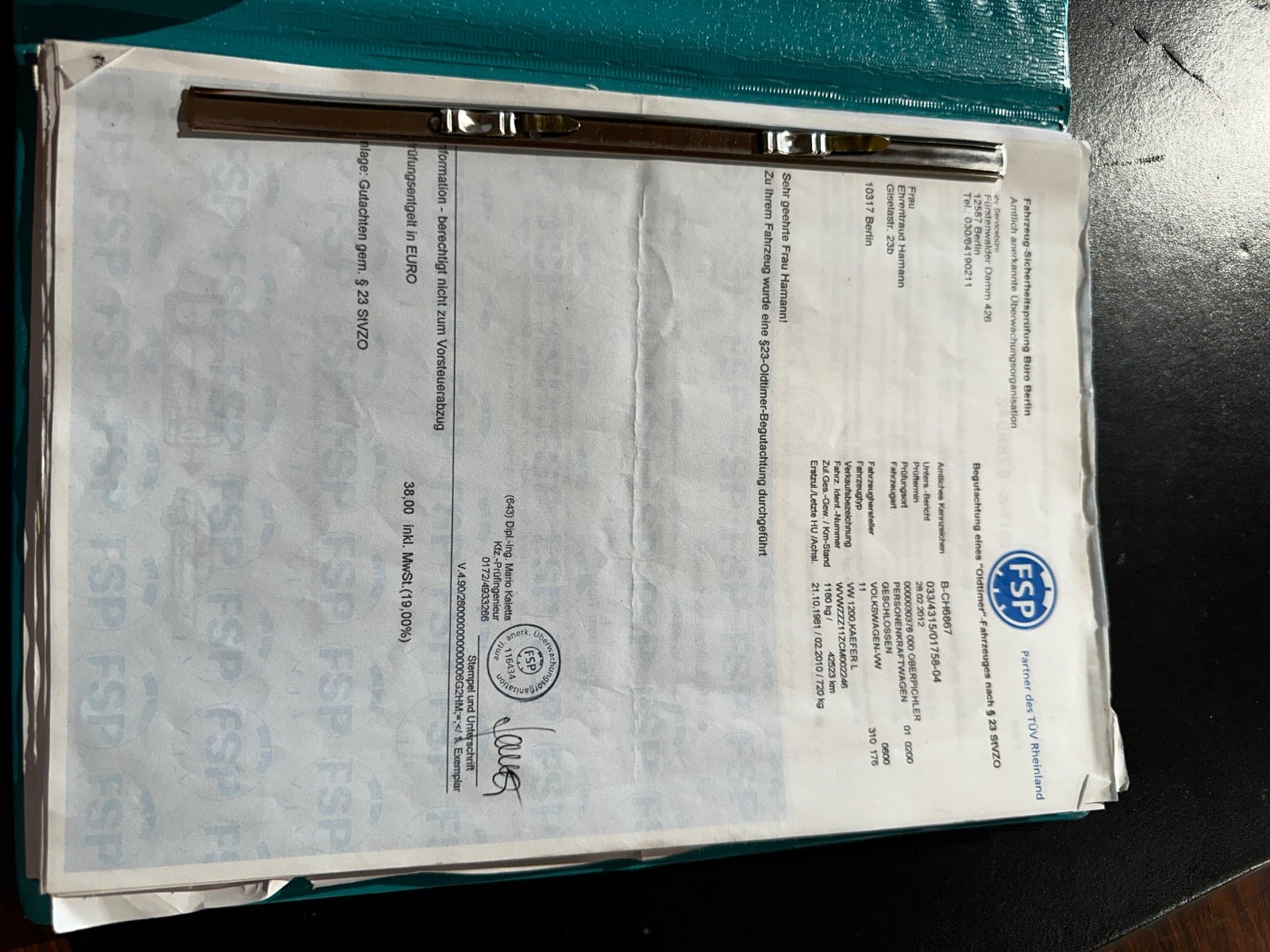 Gul VW Type 1 fra 1981 set udefra