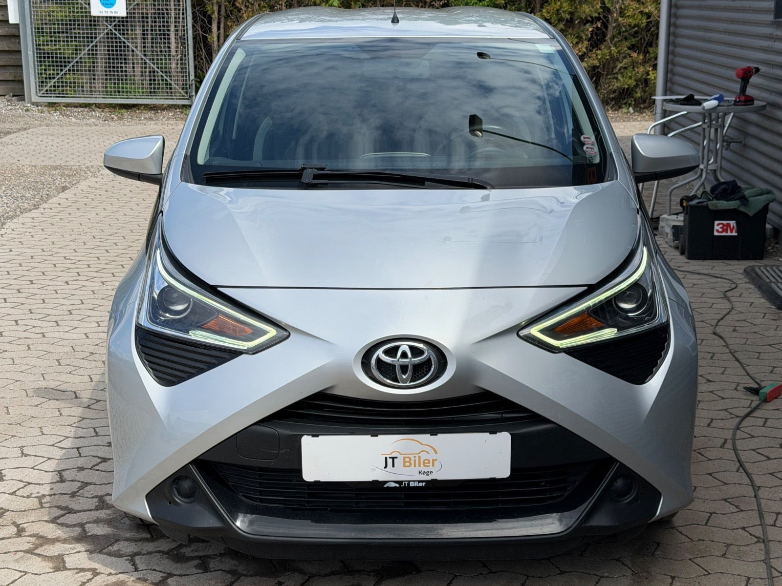 Sølv Toyota Aygo fra 2020