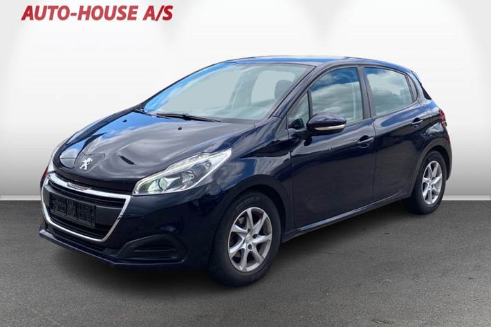 Grå Peugeot 208 fra 2016 set udefra