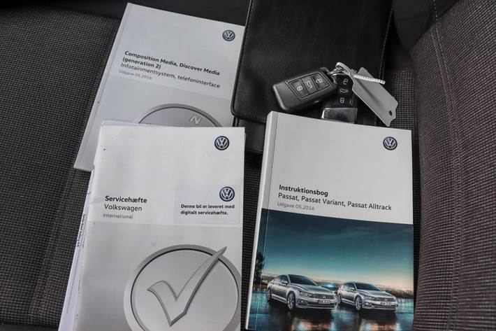 Grå VW Passat fra 2017