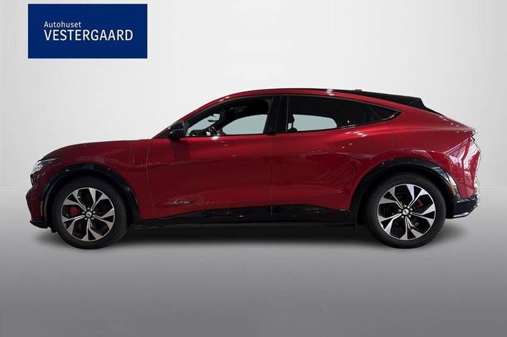 Rød Ford Mustang Mach-E fra 2021