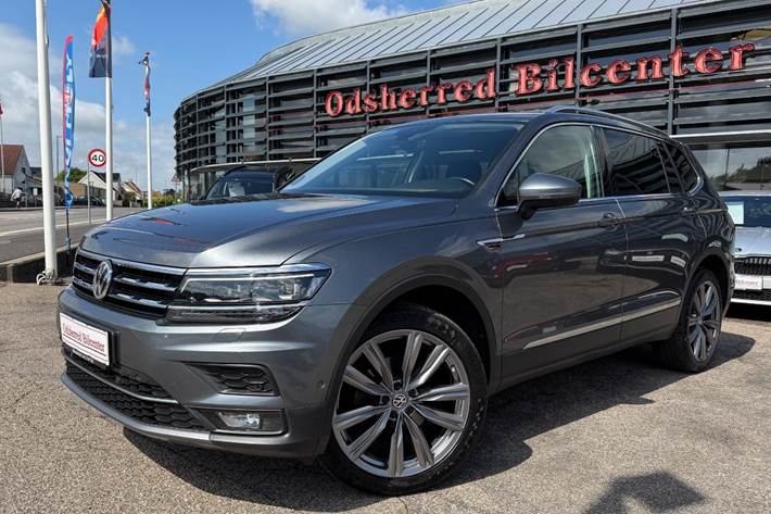 Grå VW Tiguan Allspace fra 2020