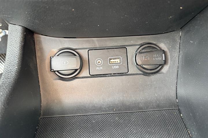 Blå Hyundai i20 fra 2018