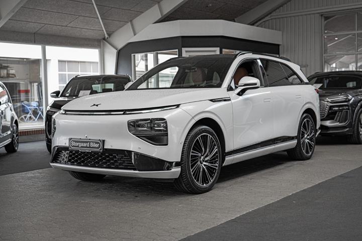 Hvid Xpeng G9 fra 2023