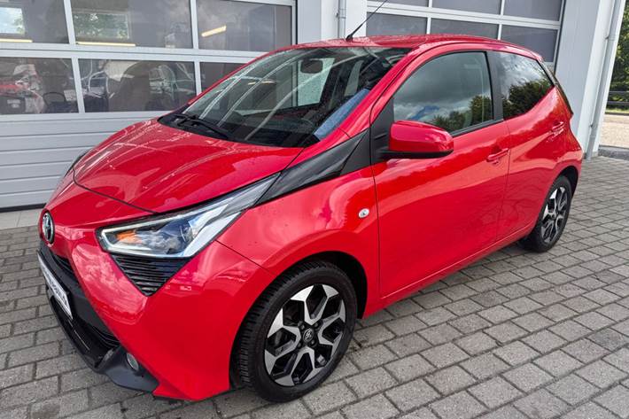 Rød Toyota Aygo fra 2021