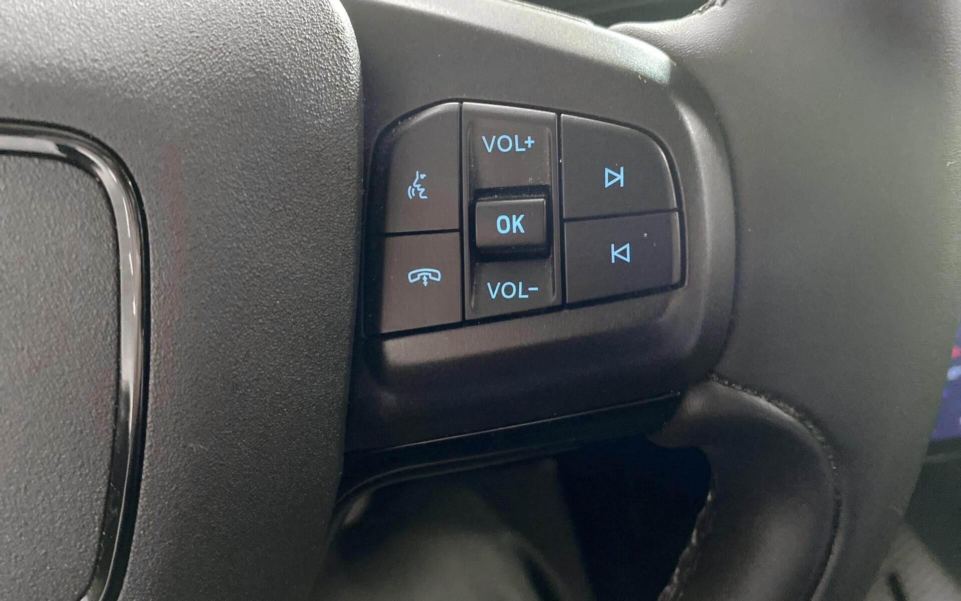 Rød Ford Mustang Mach-E fra 2024