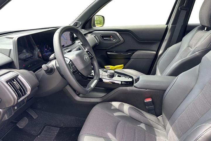 Sort Toyota Urban Cruiser fra 2026