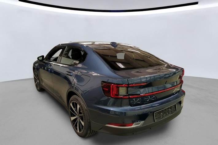 Blå Polestar 2 fra 2022