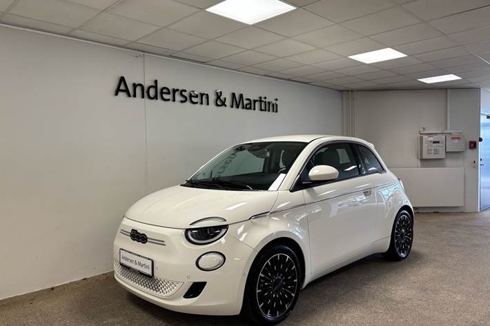 Hvid Fiat 500e fra 2023