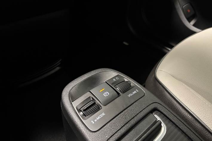 Hvid Fiat 500e fra 2023