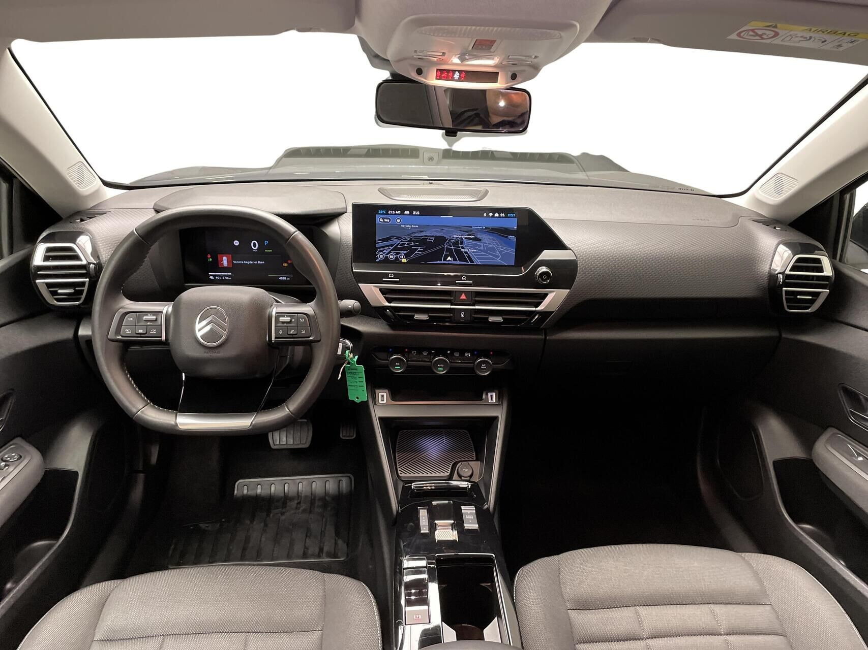 Sort Citroën ë-C4 X fra 2025 set indefra
