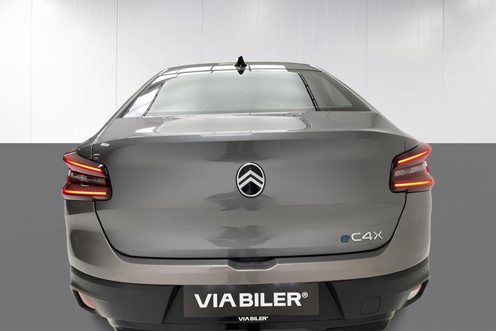 Sort Citroën ë-C4 X fra 2025