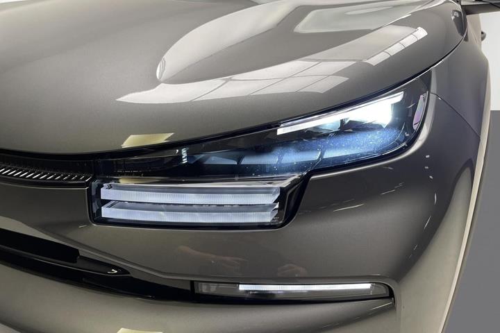 Sort Citroën ë-C4 X fra 2025