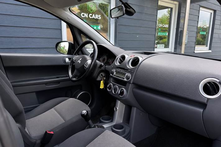 Sort Mitsubishi Colt fra 2010