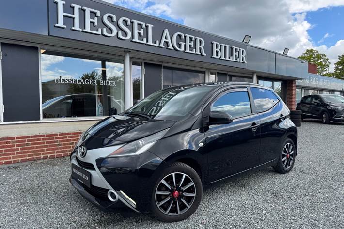Sort Toyota Aygo fra 2015