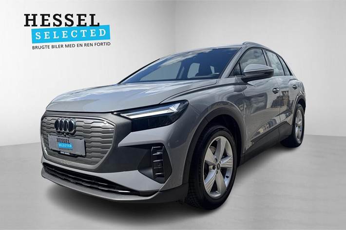 Grå Audi Q4 e-tron fra 2023 set udefra