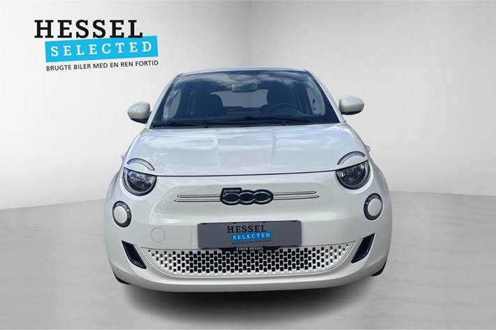 Hvid Fiat 500e fra 2023