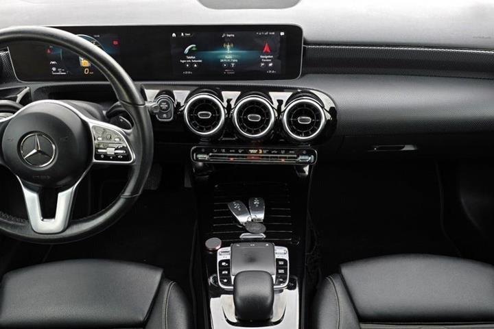 undefined Mercedes A200 fra 2018