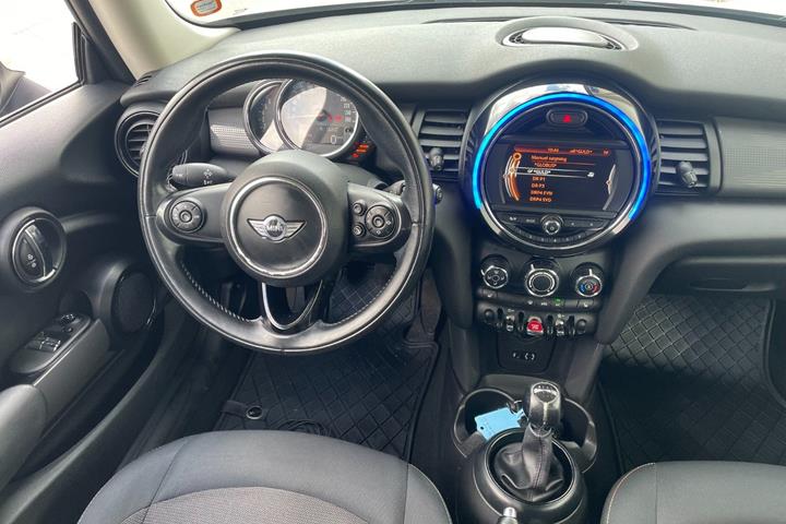 Hvid Mini Cooper fra 2016
