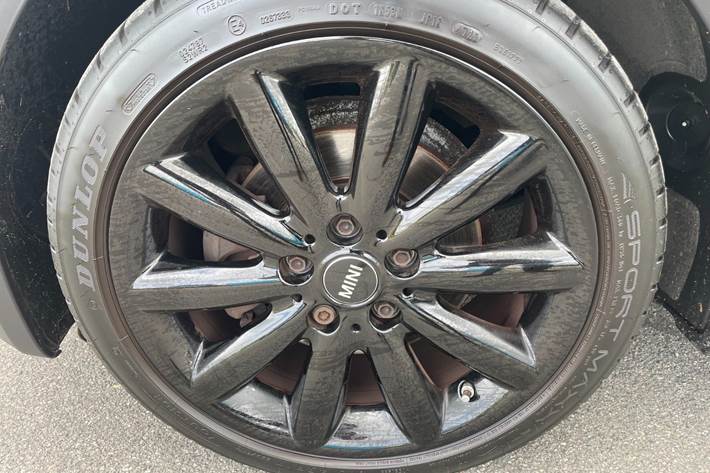 Hvid Mini Cooper fra 2016