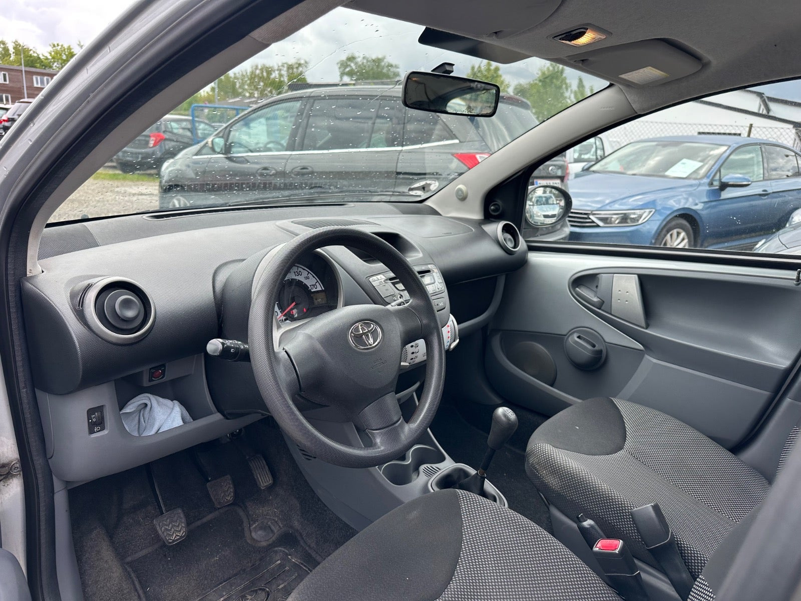 Sølv Toyota Aygo fra 2010