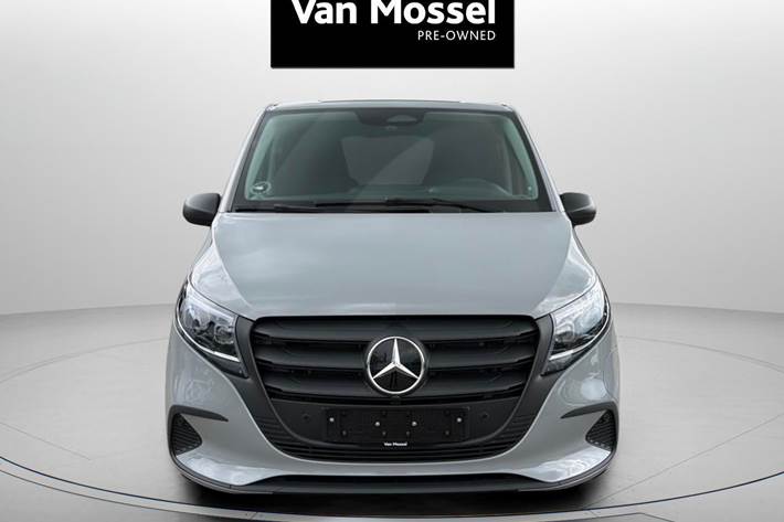 Grå Mercedes eVito 119 fra 2026
