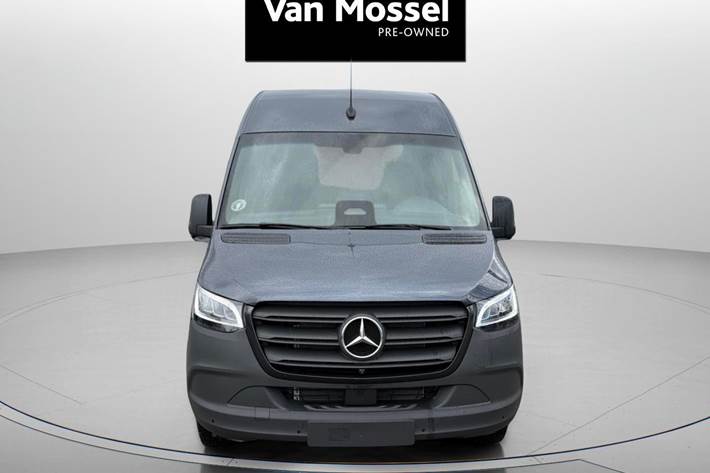 Grå Mercedes Sprinter 319 fra 2026