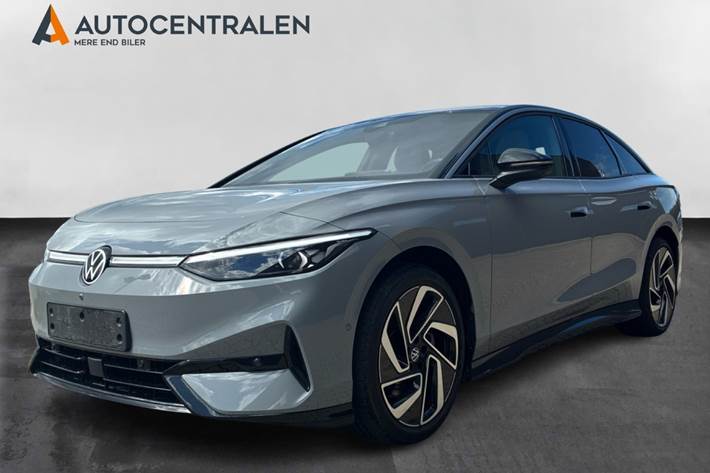 Grå VW ID.7 fra 2024 set udefra