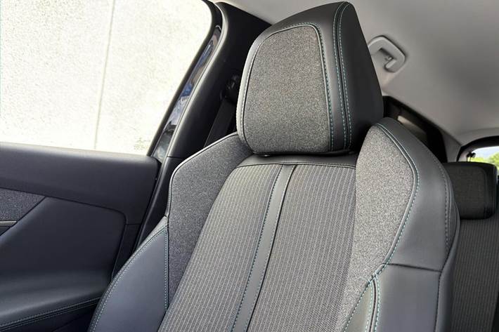 Sort Peugeot 3008 fra 2021