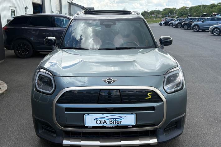 Grøn Mini Countryman SE fra 2024