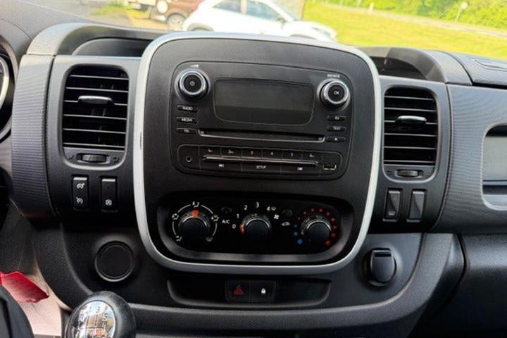 undefined Opel Vivaro fra 2015