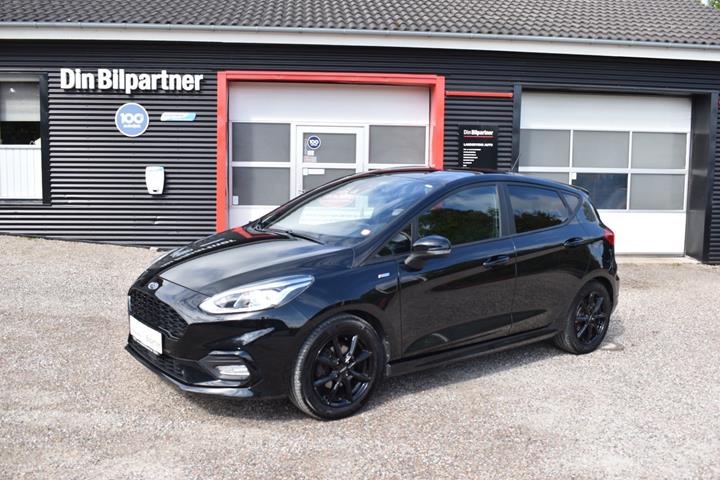 Sort Ford Fiesta fra 2019 set udefra