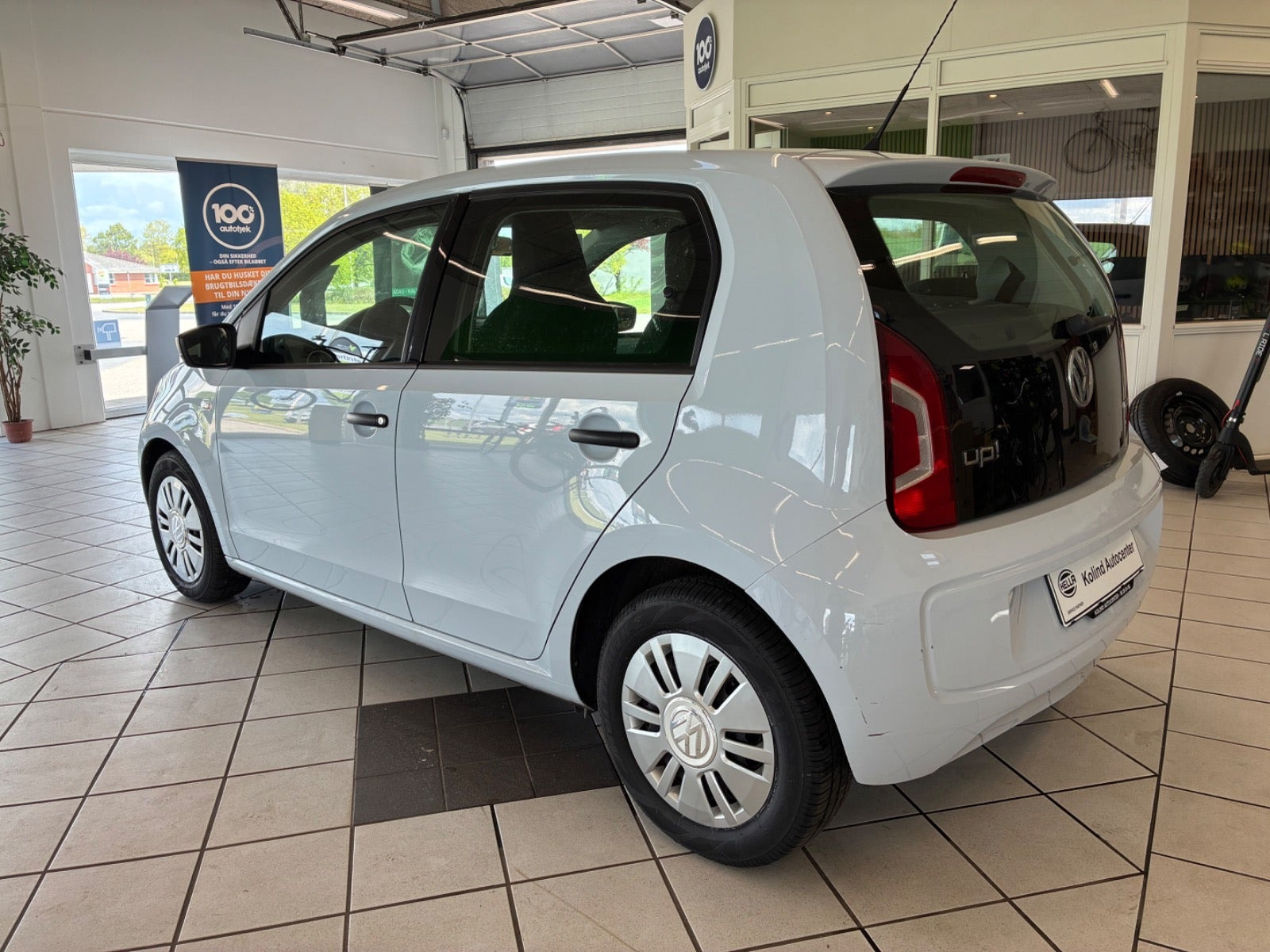 Blå VW UP! fra 2013