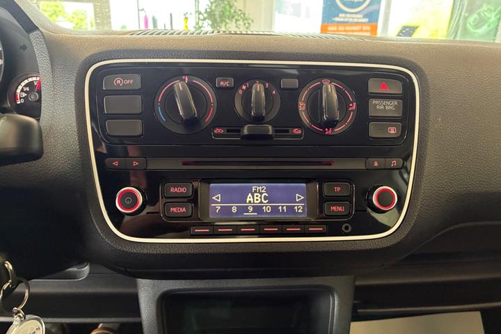 Blå VW UP! fra 2013