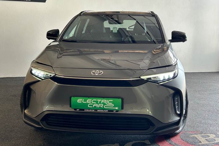 Grå Toyota BZ4X fra 2024
