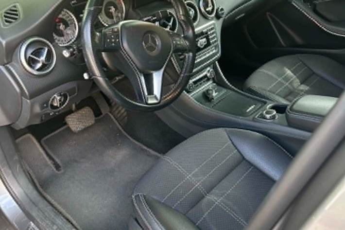 Grå Mercedes A180 fra 2015
