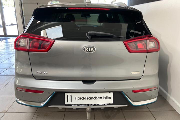 Grå Kia Niro fra 2019