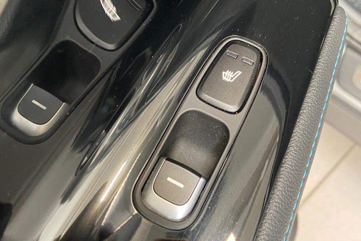 Grå Kia Niro fra 2019