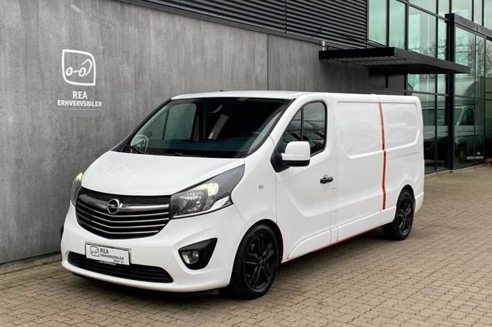 Hvid Opel Vivaro fra 2015